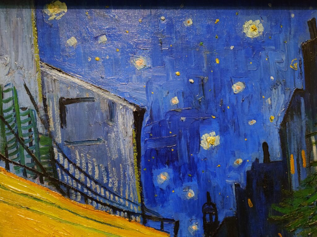 ゴッホ《夜のカフェテラス》接写:人物のラフな筆致